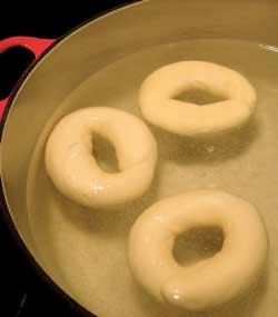 Boiling bagels