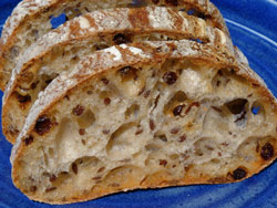 Flax seed - currant bread slices