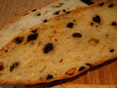 Sliced semolina bread with fennel, currants, pine nuts