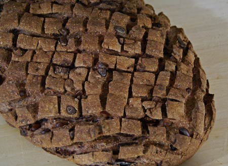 Red wine bread with figs and pine nuts