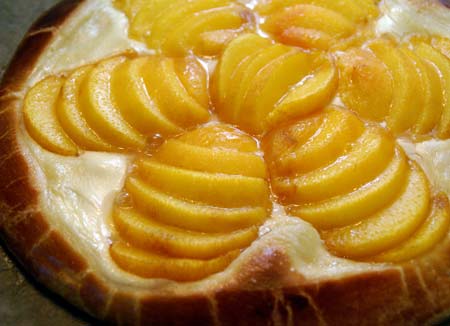 peach brioche tart