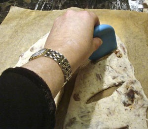 cutting-fougasse.jpg