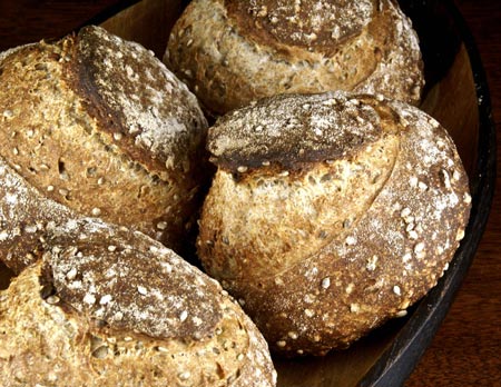 spelt-hepmseed mini loaves