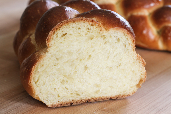 olive-oil-challah-sliced-wild-yeas