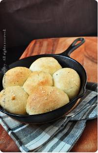 Herbed Butter Rolls