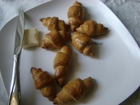 Whole Wheat Garlic-Rosemary Crescent Rolls