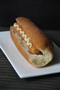 Hot dog bun