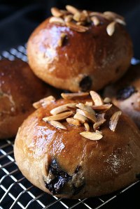 Chocamandes, Almond & Chocolate Viennese Buns