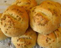 Quinoa Buns with Sunflower Seeds