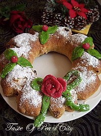 Stollen Wreath