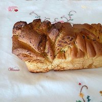 Pull-apart Garlic Challah