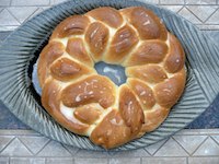 Kardemummakrans (Swedish Braided Bread)