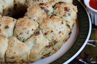 Garlic Parmesan Pull-Apart Bread