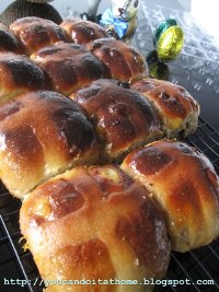 Traditional Hot Cross Bun