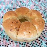 Garlic dinner-rolls