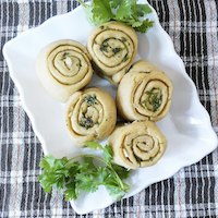 Whole wheat garlic rolls