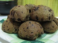 Pumpernicket rolls with currants