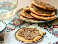 Meat pies, Damascus-style