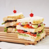 Clubsandwich With Avocado And Ham