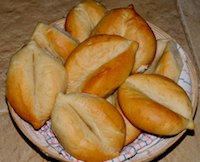 Portugese Bread Rolls (Papo Secos)