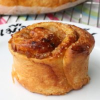 Toffee Apple Cinnamon Buns