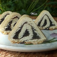 Triangular Yeast-Shortbread Rouldade