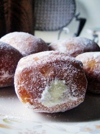 Dreamy Cream Filled Donuts