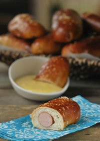 Frankfurt Pretzels With Honey Mustard Sauce