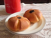 Eggless Custard Buns