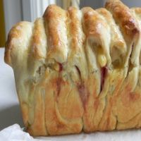 Cheesy Pull-Apart Bread