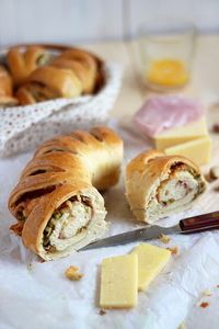 Pistachio, Ham And Cheese Bread
