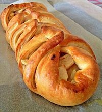 Cinnamon Apple Braided Bread