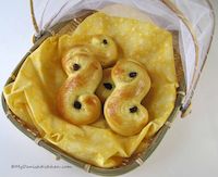 Lussekatter - Swedish Lucia Buns