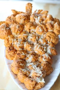Sun Dried Tomatoes And Gruyere Pull Apart Bread