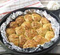 Easy Garlic N Thyme Pull Apart Bread