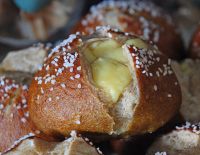 Pumpernickel Cheddar Cheese SD Pretzels