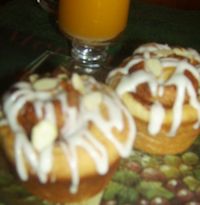 Jumbo Sour Cream Cinnamon Buns