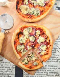 Pizza With Bacon, Onion And Gorgonzola