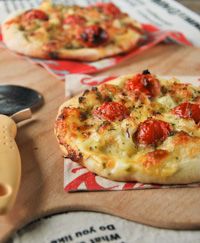 Pizza With Cauliflower And Tomatoes