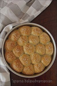 Khaliat Nahal (Honeycomb Buns)