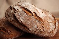 Ausgehobenes Krustenbrot