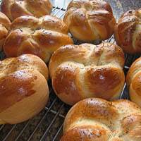 Thyme Dinner Rolls