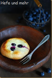 Quark Blueberry Pastries