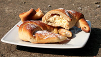 Whole Wheat Bagels With Cream Cheese