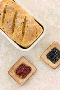 Sun-Dried Tomato Peppercorn Bread