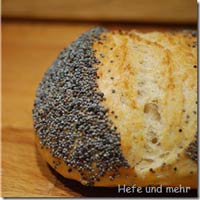 Rolls with poppy seeds