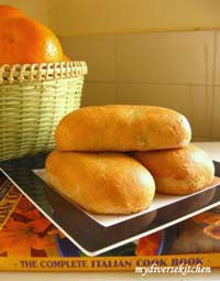 Spicy Potato and Pea Bolsos (Filled Pocket Breads)