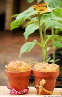 Buttermilk Bread with Sunflower Seeds in Pots