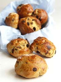 Velikonocni Kruhki: Slovenian Easter Buns