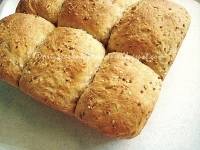 Sesame & Quinoa DInner Rolls